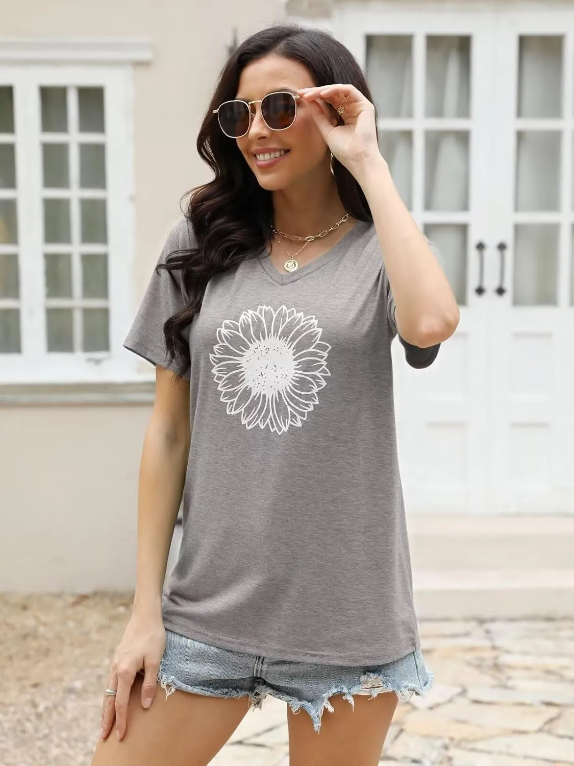 EADINVE Women's Short Sleeve V Neck Sunflower Graphic Printed Summer Tee Vintage T Shirt Cotton Tops Novelty Cool Shirt