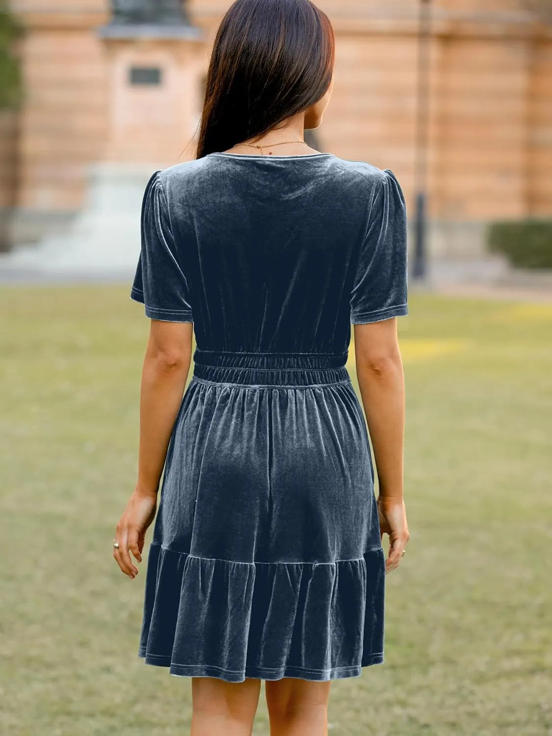 Simplee Women's 2024 Velvet Short Sleeve Cocktail Dress Winter Holiday V Neck Empire Waist Mini Party Dress with Pockets